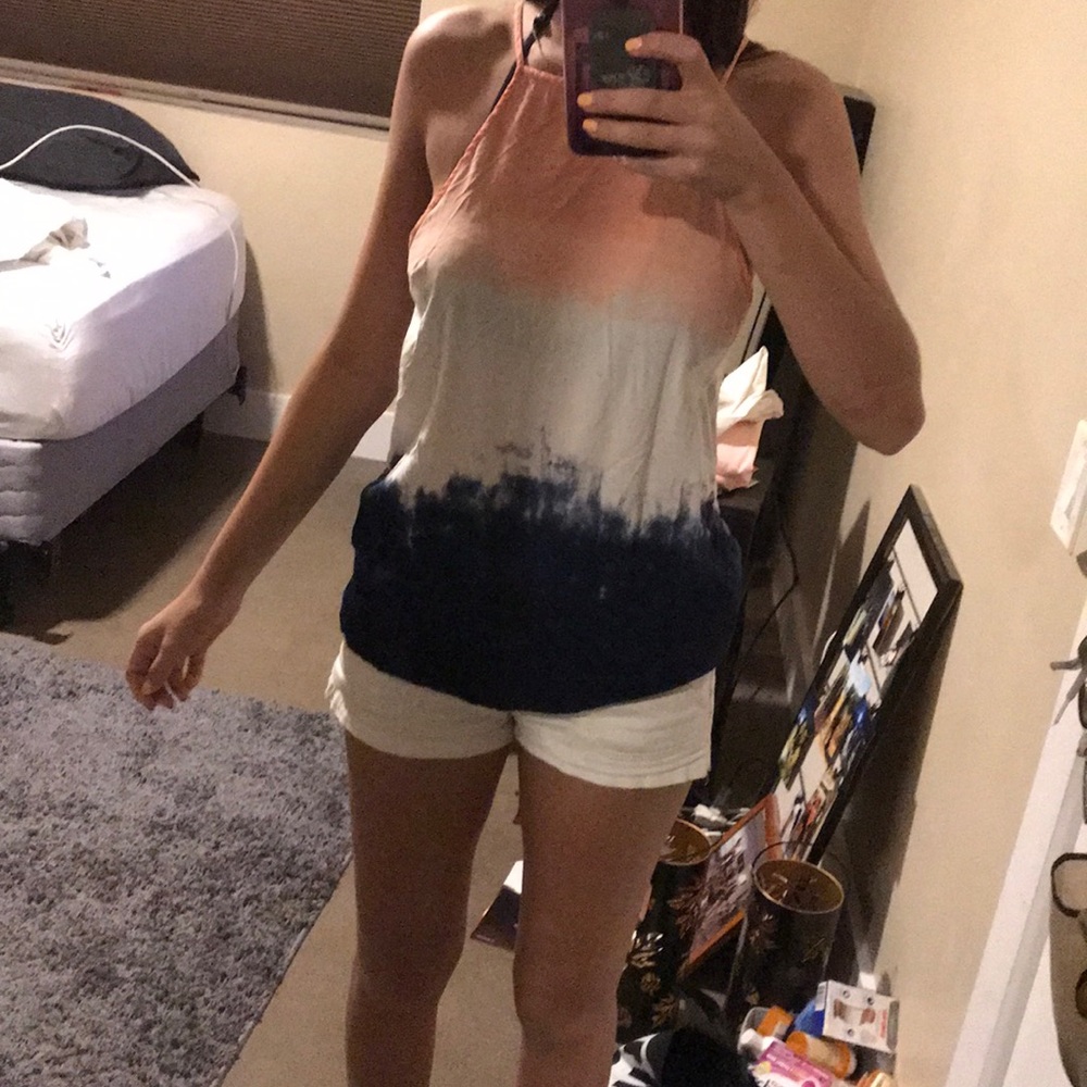 Tank tops - Picture 2 of 2